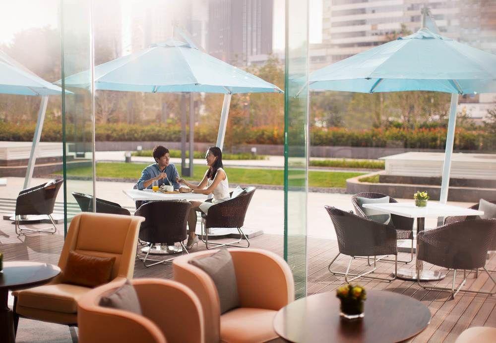 Отель Courtyard By Marriott Zhengzhou East Экстерьер фото