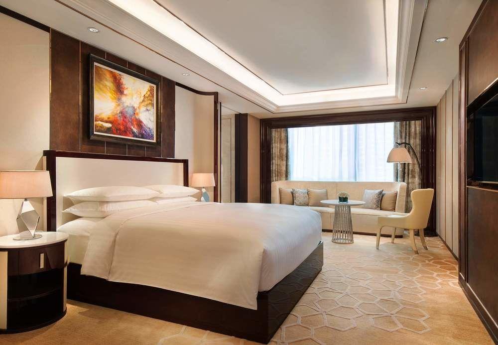 Отель Courtyard By Marriott Zhengzhou East Экстерьер фото