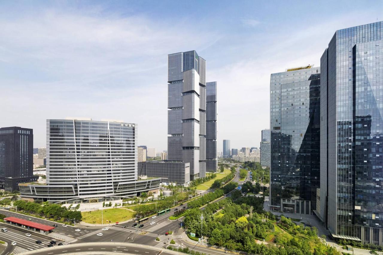 Отель Courtyard By Marriott Zhengzhou East Экстерьер фото