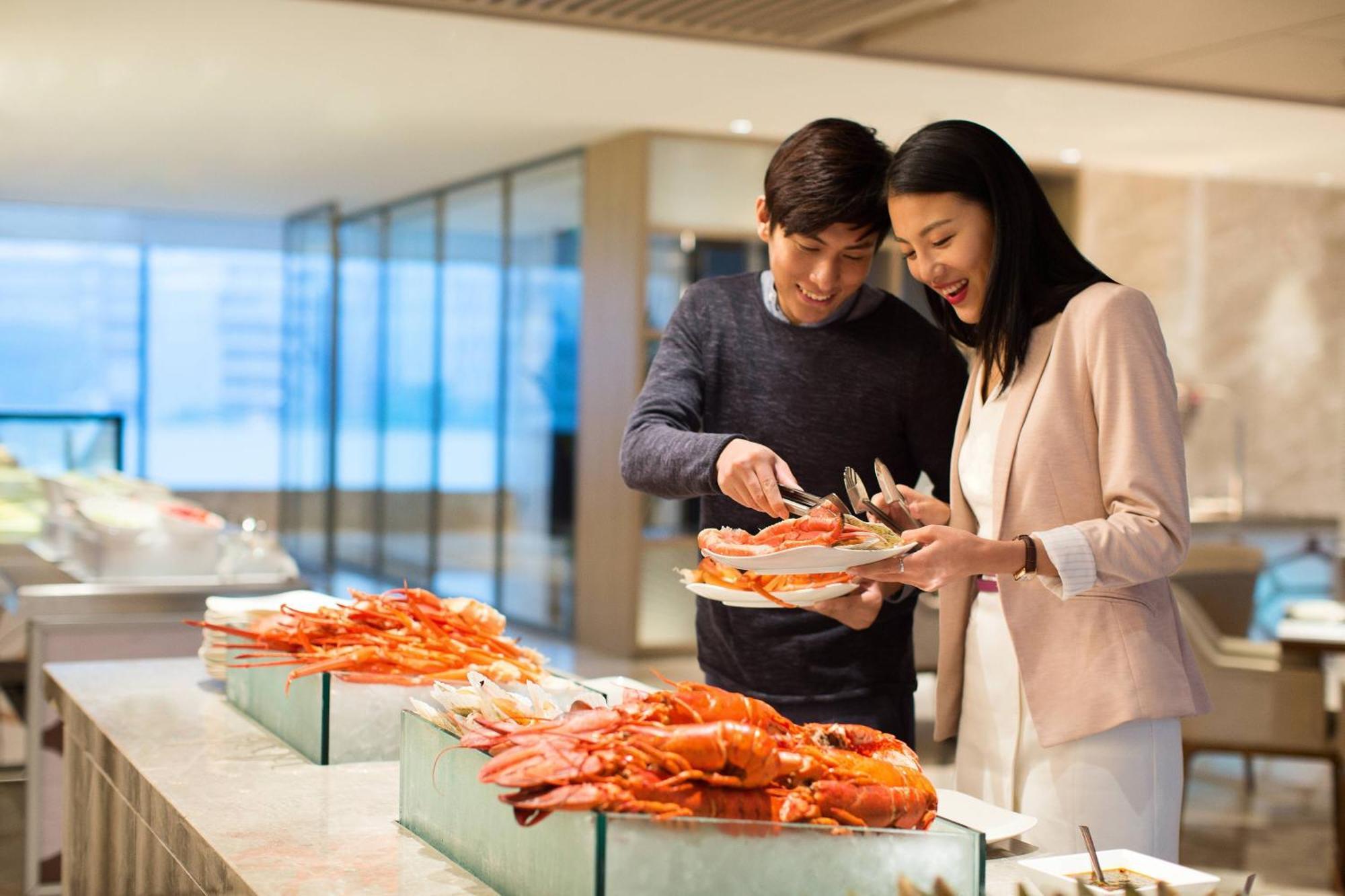 Отель Courtyard By Marriott Zhengzhou East Экстерьер фото