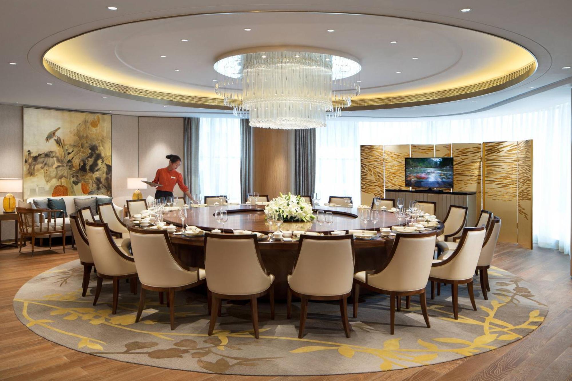 Отель Courtyard By Marriott Zhengzhou East Экстерьер фото