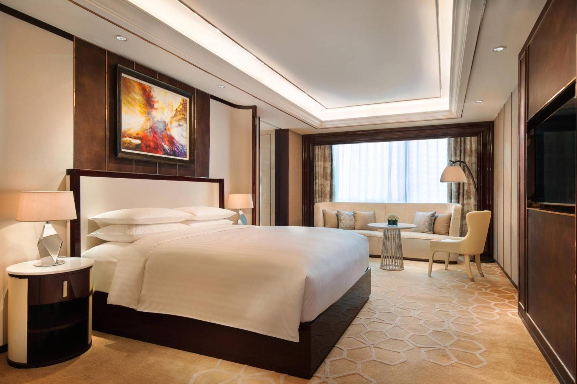 Отель Courtyard By Marriott Zhengzhou East Экстерьер фото