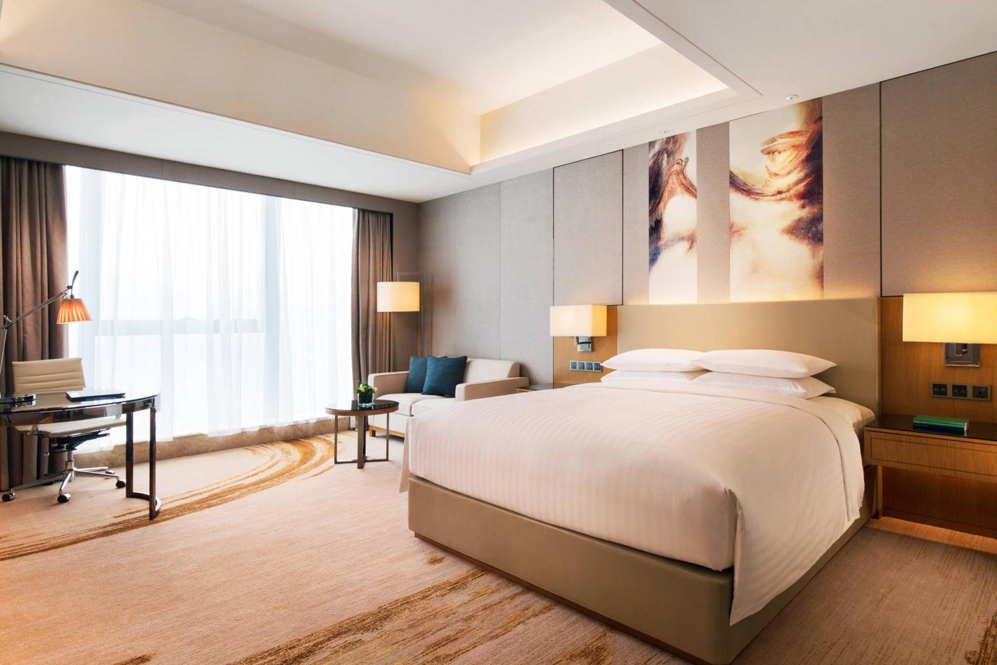 Отель Courtyard By Marriott Zhengzhou East Экстерьер фото